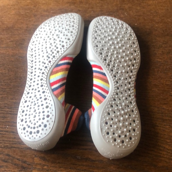 Slippers - Picture 2 of 4